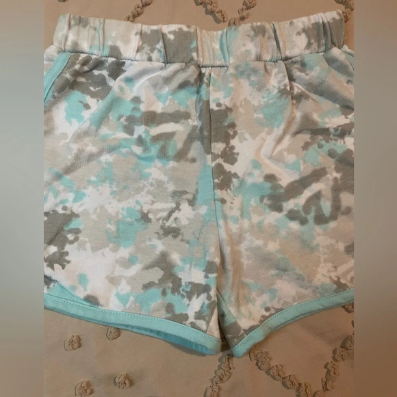 Star Wars Tie Dye Shorts Girls Size 6​​​ - Picture 2 of 5